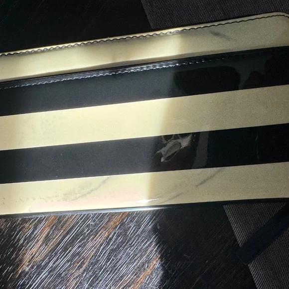 Kate Spade Neda Penn Valley Wallet - Picture 7 of 7